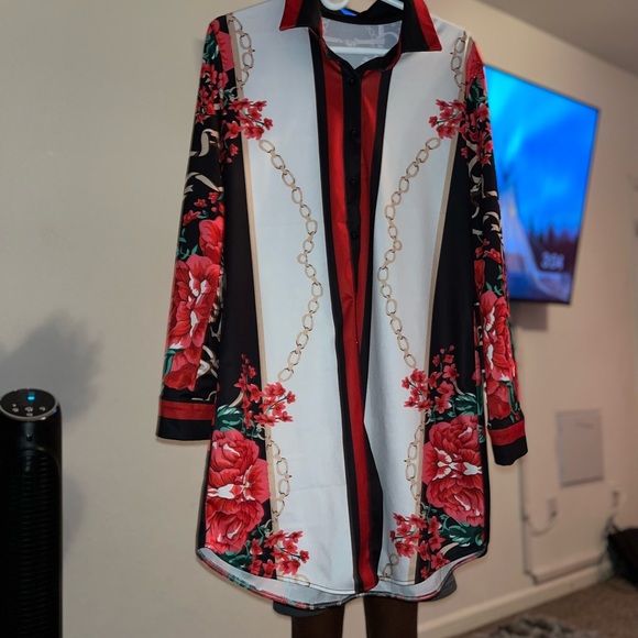 Great for a night out dress!! - Picture 2 of 3